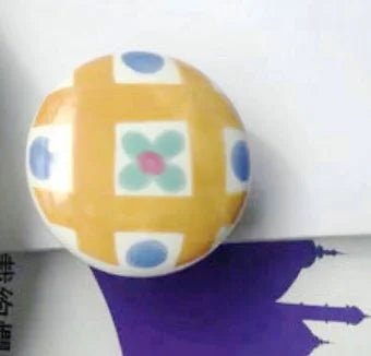 Pomo infantil de cerámica pintado a mano – para cómoda, armario y cajones de niños – Ø 38 mm