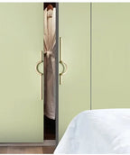 Tirador largo con anilla para armarios y muebles – dorado o cromo – diseño escultórico – 96 o 256 mm