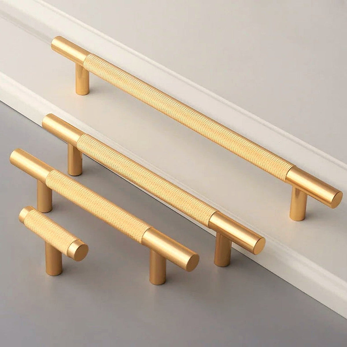 Tirador de cocina moleteado dorado, negro o cromo – aluminio – para armarios y cajones – pomo a 320 mm