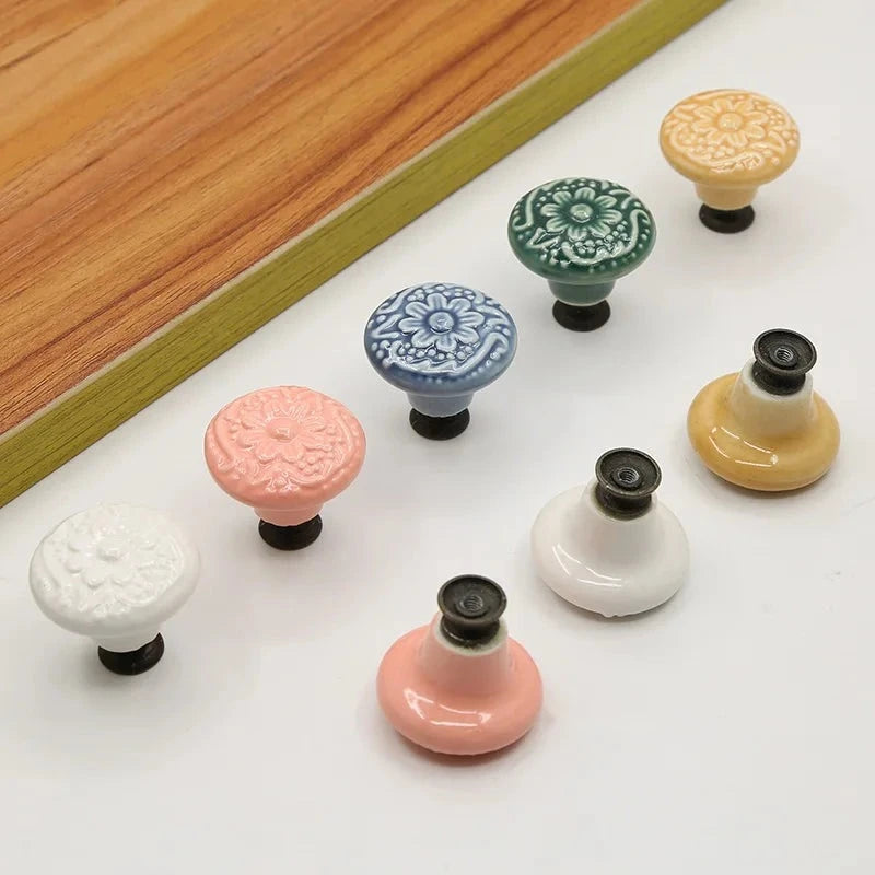 Pomo de cerámica vintage con relieve floral para muebles y cajones – estilo provenzal – 5 colores pastel