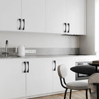 Tirador de cocina moderno curvo – negro, dorado o bronce – aluminio – para armarios – 96 a 320 mm
