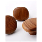 Pomo de madera de nogal macizo para muebles y cajones – forma de canto rodado – 4 formas