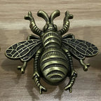 Pomo abeja de metal macizo para muebles, cómoda y cajones – 7 acabados – 59 × 56 mm