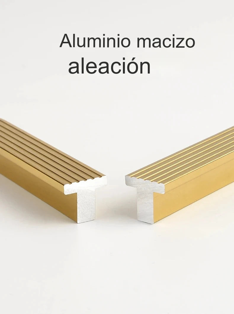 Tirador de diseño moderno para muebles y cajones – relieve de líneas – dorado o blanco y negro – pomo a 160 mm